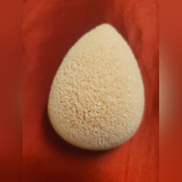 Real Techniques Sponge - Picture 4 of 5